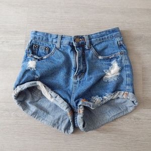 Brandy Melville / Jean Shorts